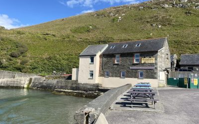 Sean ruas.an siopa Cape clear north harbour